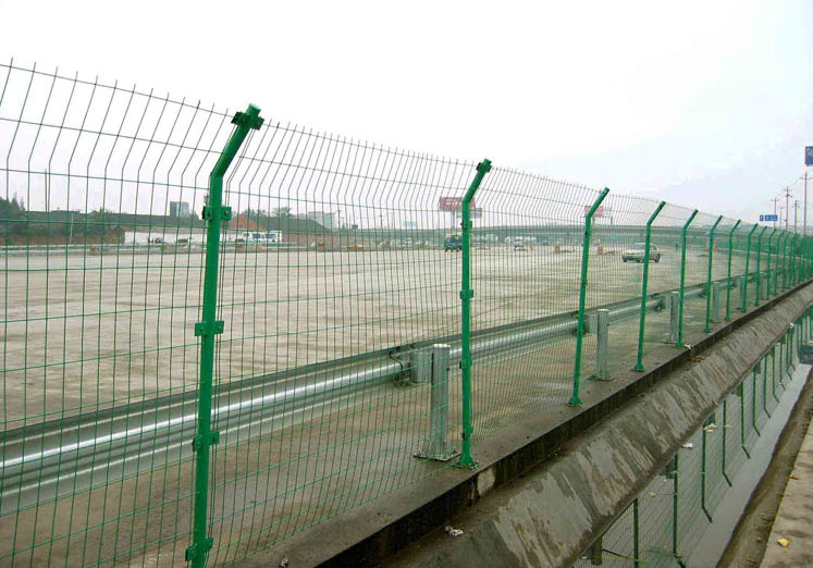 双边丝护栏