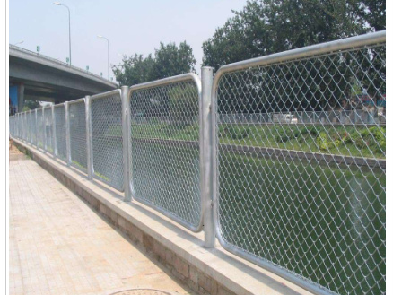 公路护栏网